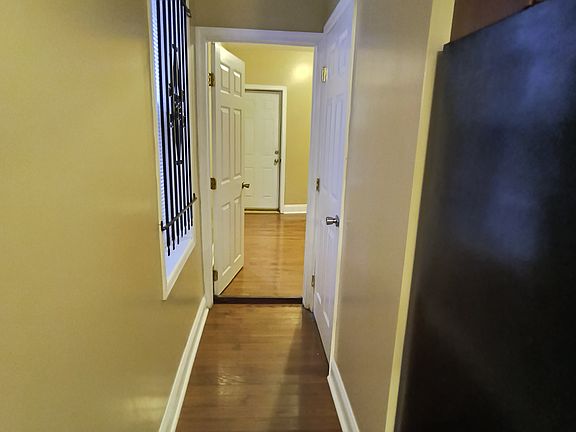 5th image of 1034 W York St #11