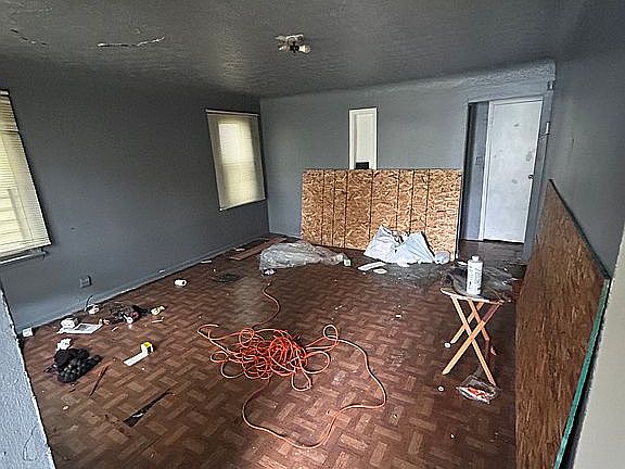 5th image of 9918 Reno Ave