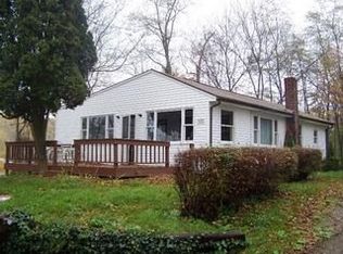 27 Lake Dr, Thornville, OH 43076
