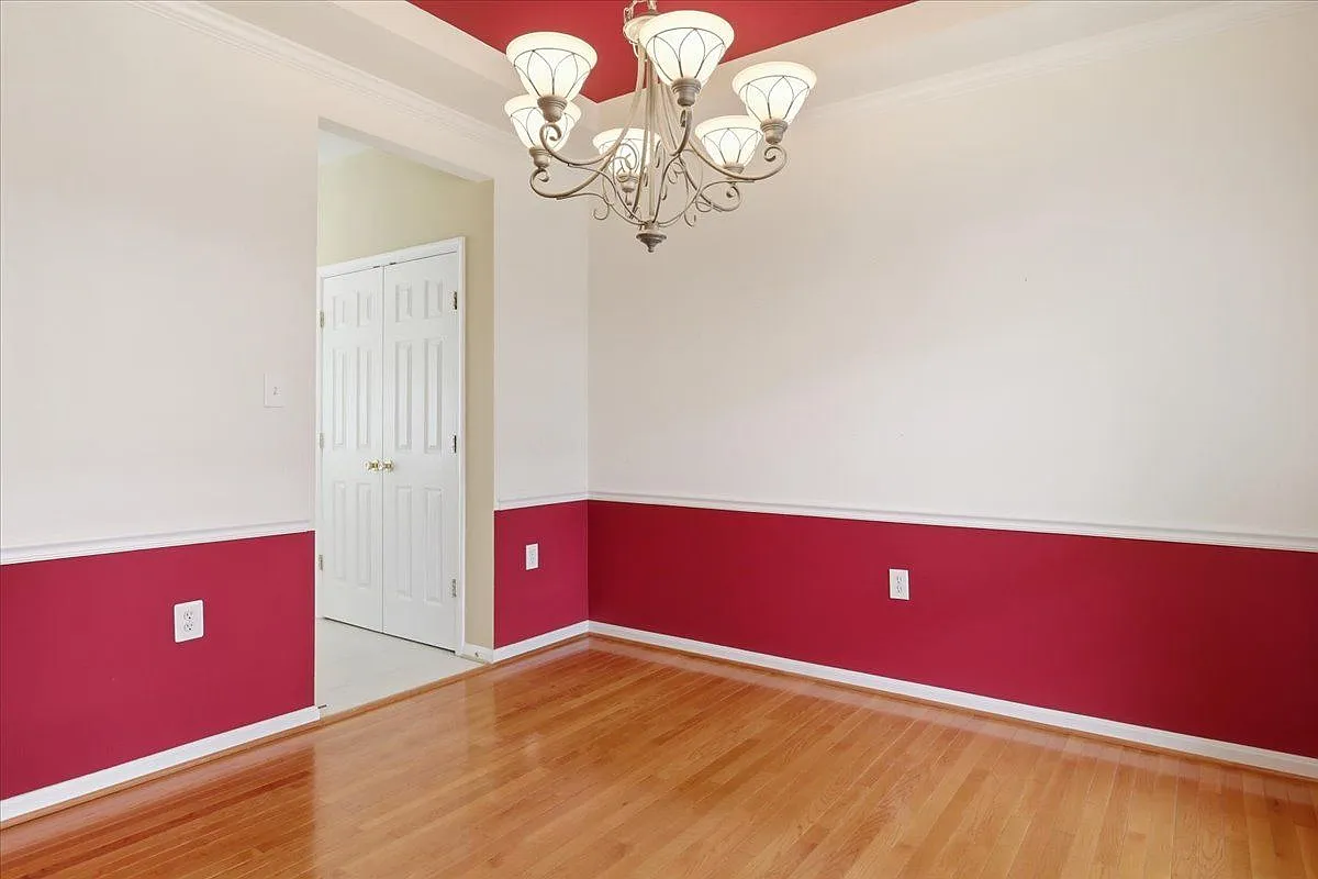 3 bed, 2.5 bath, 1976 sqft, $2,600 — Photo 4
