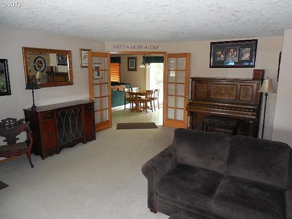 3rd image of 6857 SE Eileen Ln