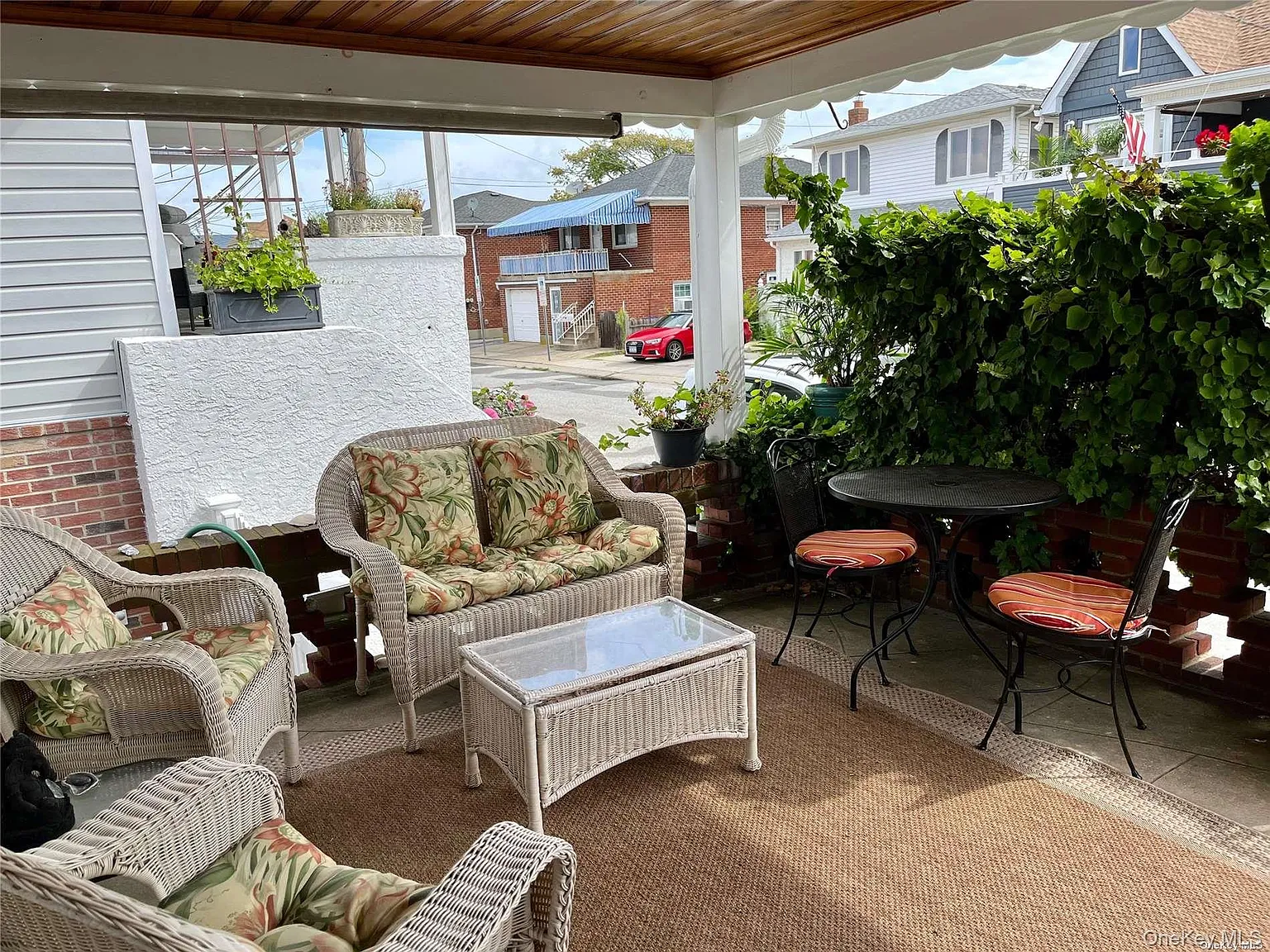 3 bed, 1.5 bath, 794 sqft, $2,800 — Photo 2