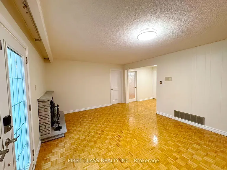 1353 Myron Dr #LOWER — Photo 12