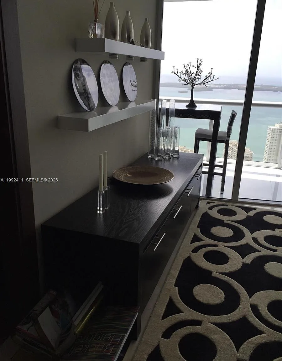 Iconbrickell Condo No 1 — Photo 4