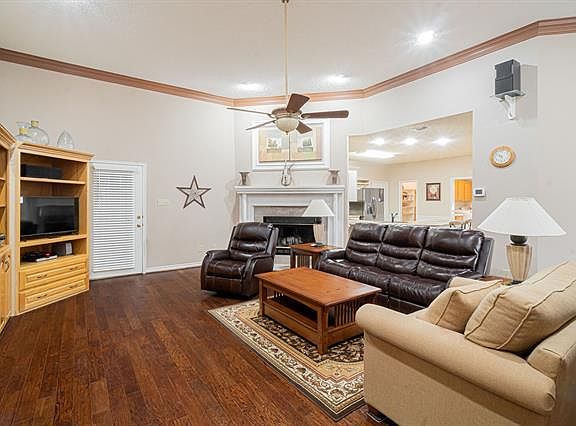 4th image of 1504 Kari Ann Dr