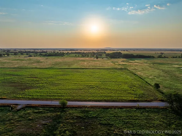 5 N 3990th Rd, Dewey, OK 74029