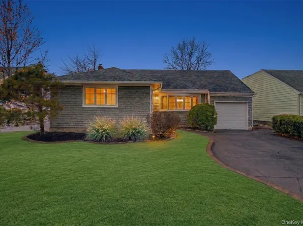 485 Farm Ranch Road W, Bethpage, NY 11714