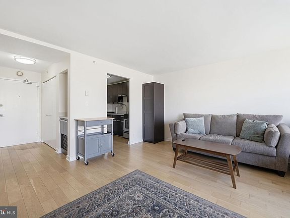 4th image of 1101 3rd St SW APT 701