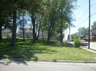 701 Davis St, Dubuque, IA 52001