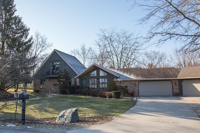 1st image of 199 W Center Dr