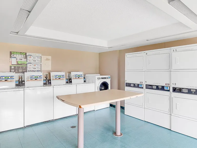 1026 Queens Ave #503 — Photo 22