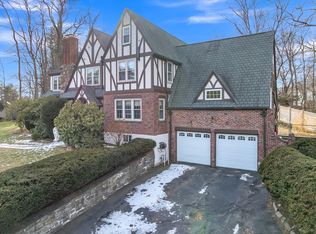 493 Salisbury St, Worcester, MA 01609