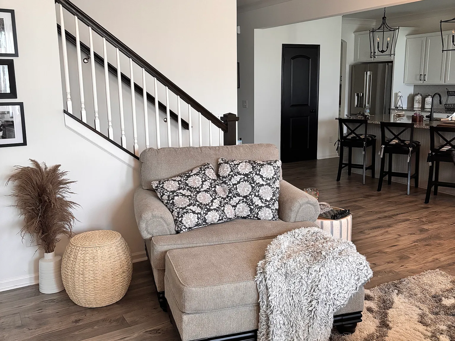 3 bed, 2.5 bath, 2322 sqft, $4,495 — Photo 4