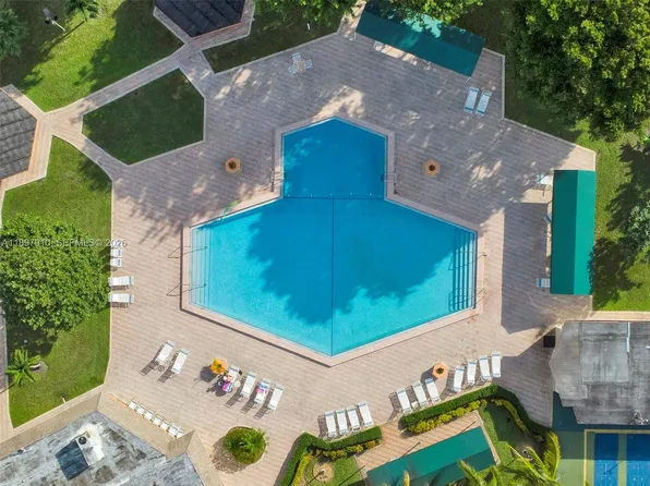 4270 NW 40th St APT 311, Fort Lauderdale, FL 33319