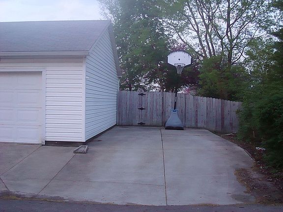 3rd image of 4126 Dudley Ave