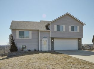 9315 NE Paw Paw Dr, Kansas City, MO 64157