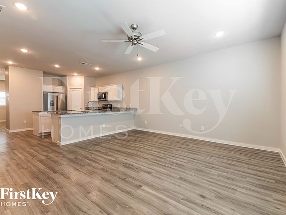 5th image of 310 Niki Dr