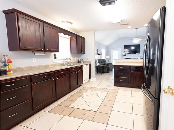 5th image of 1634 Crossmoor Dr