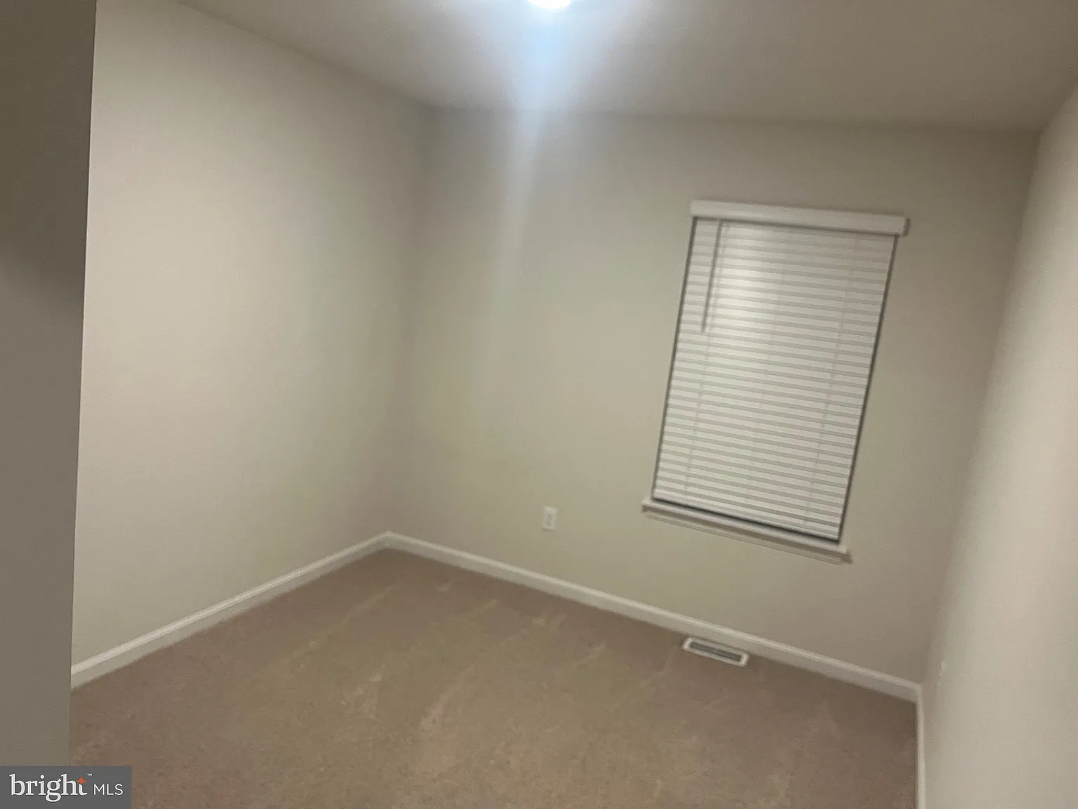 3 bed, 2.5 bath, 1500 sqft, $1,750 — Photo 4