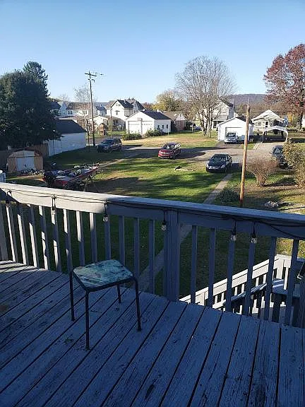 2 bed, 1000 sqft, $1,050 — Photo 2