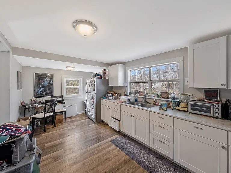 1214 School St — Photo 12
