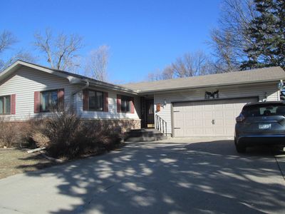 10 Crestview Bay, Faribault, MN, 55021