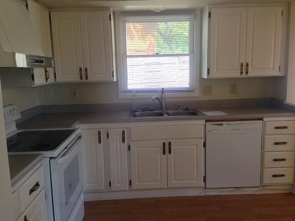 4th image of 3828 N Thornwood Ave