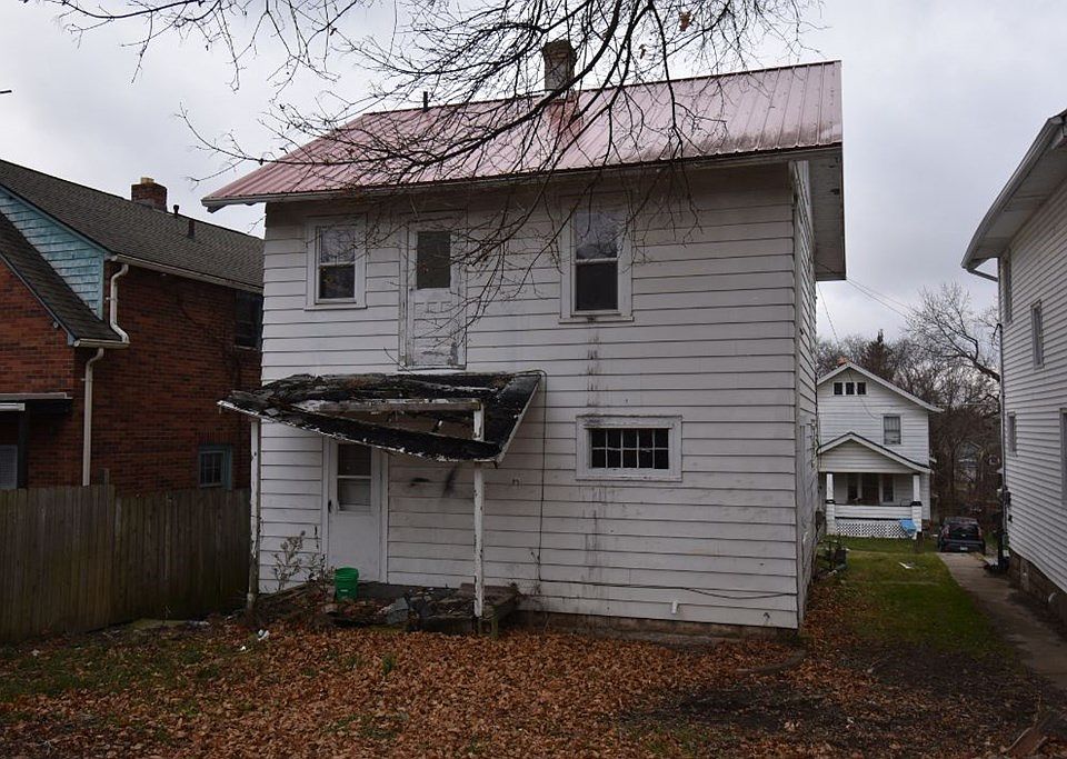 2nd image of 120 Rae Ave