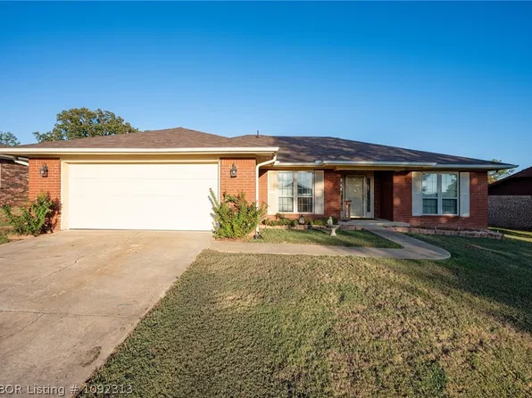 102 Lanita Dr, Roland, OK 74954