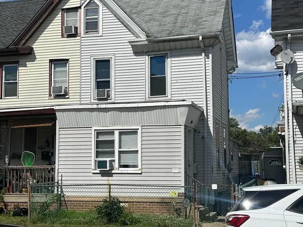 4915 Knorr St, Philadelphia, PA 19135