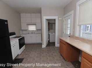 345 14th Ave, Moline, IL 61265