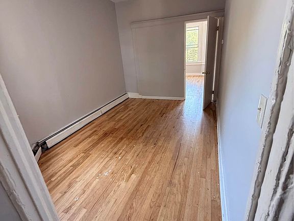 4th image of 149 Wilkinson Ave #3