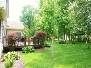 391 Bram Hall Dr, Rochester, NY 14626