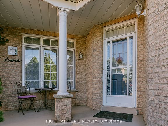 4th image of 1014 Summitview Cres