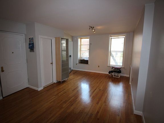2nd image of 263 Sackett St #3