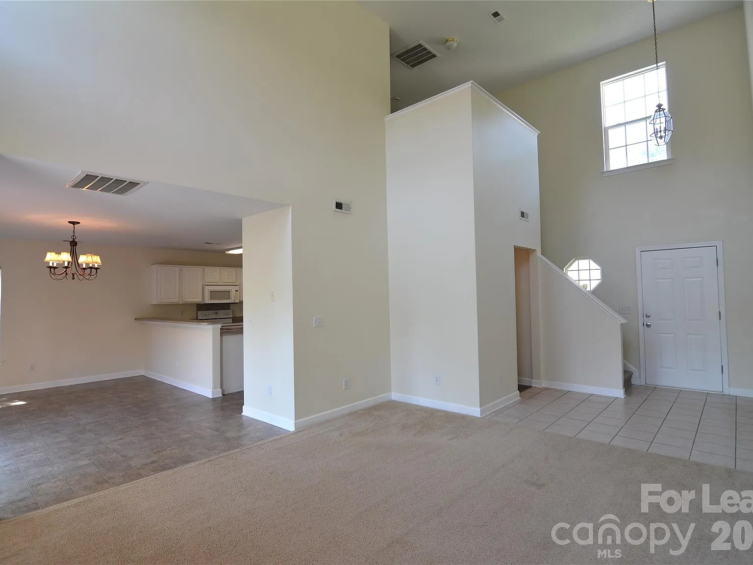 3 bed, 2.5 bath, 1624 sqft, $2,000 — Photo 4