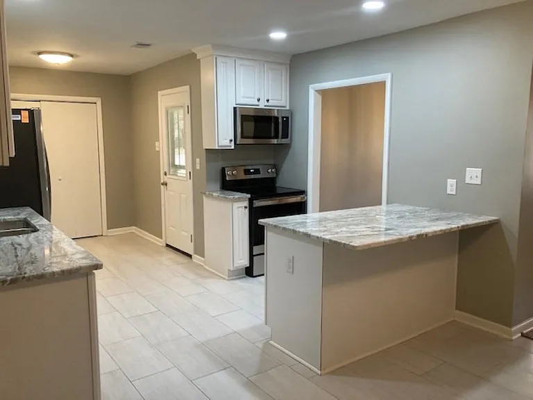 5386 Denwood Ave — Photo 8