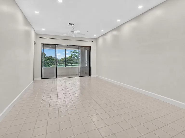 7460 La Paz Blvd #304 — Photo 6