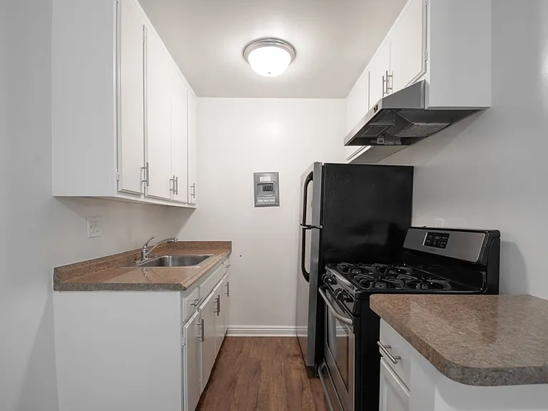 12939 Bonaparte Ave — Photo 3
