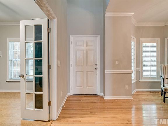 3rd image of 10 Penwick Pl