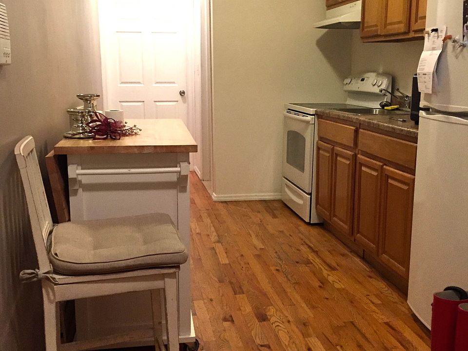 2nd image of 114 N 7th St #3