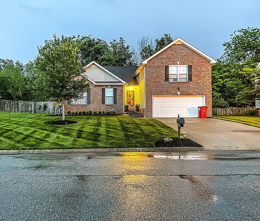 1st image of 1365 Ambleside Dr