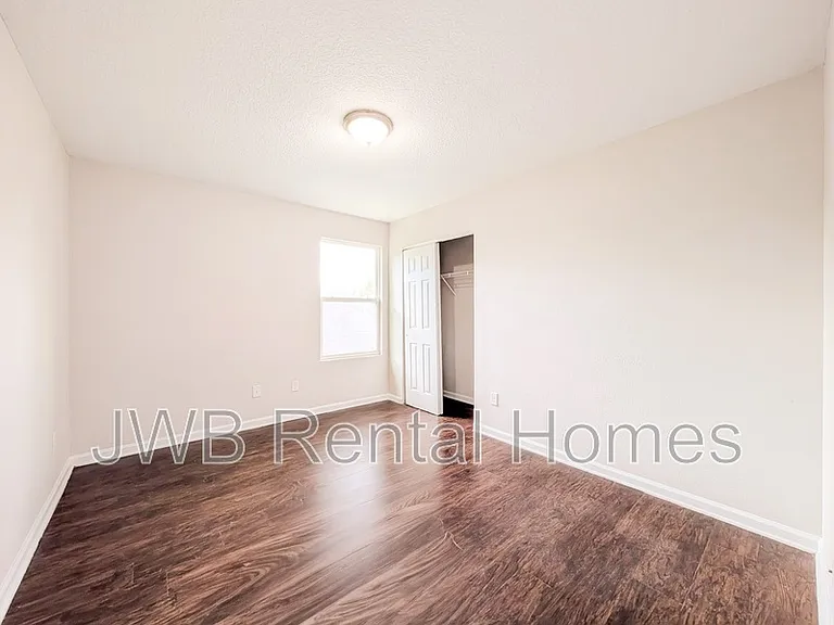 4646 Lenox Ave — Photo 6