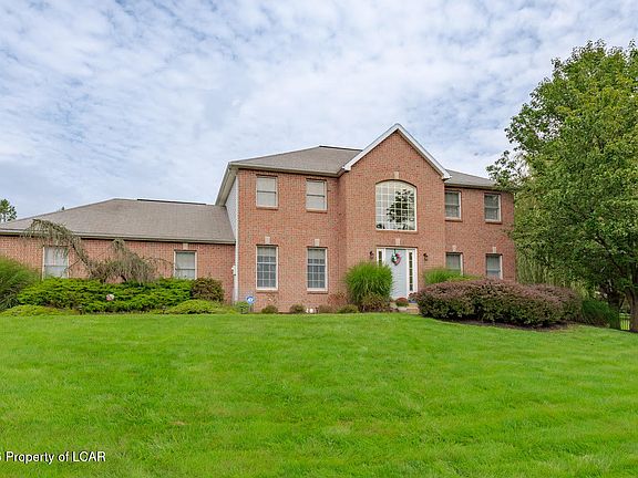 2nd image of 48 Fawn Dr