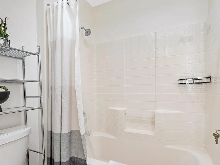 43635 Altamura Ct — Photo 32