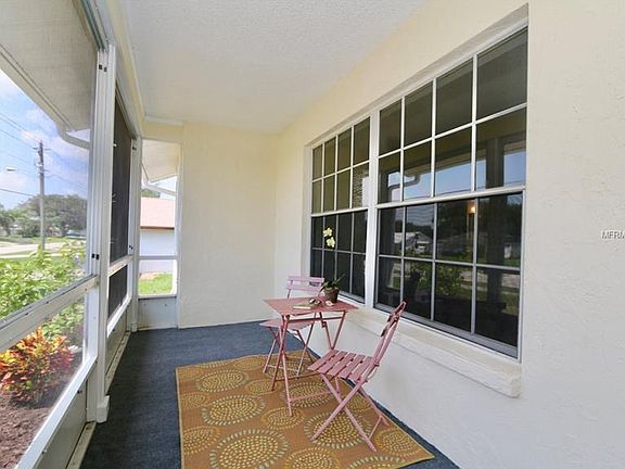 3rd image of 6998 Spinnaker Blvd