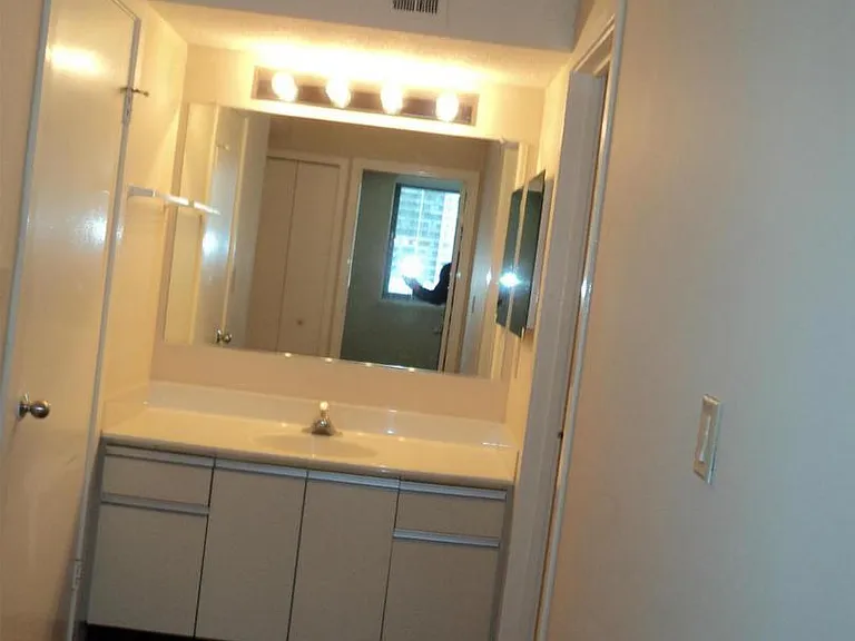 Bathroom cabine with lots of storage