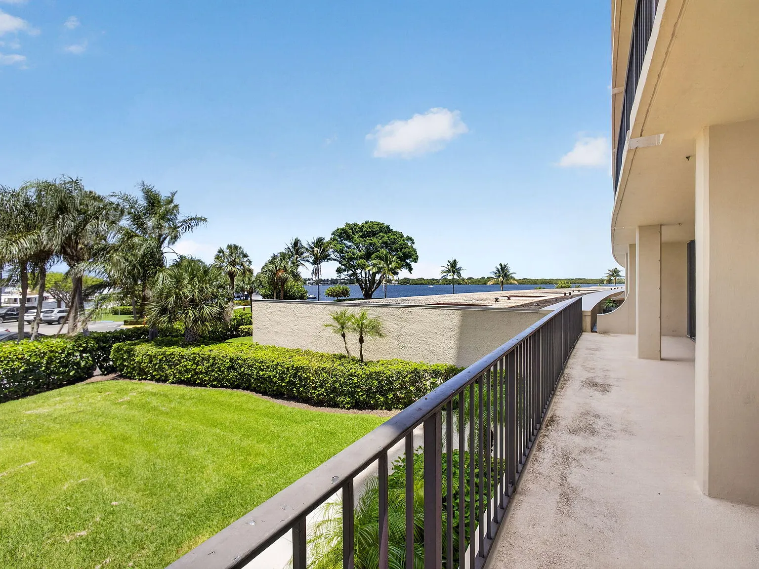 2 bed, 2.0 bath, 1244 sqft, $3,500 — Photo 2