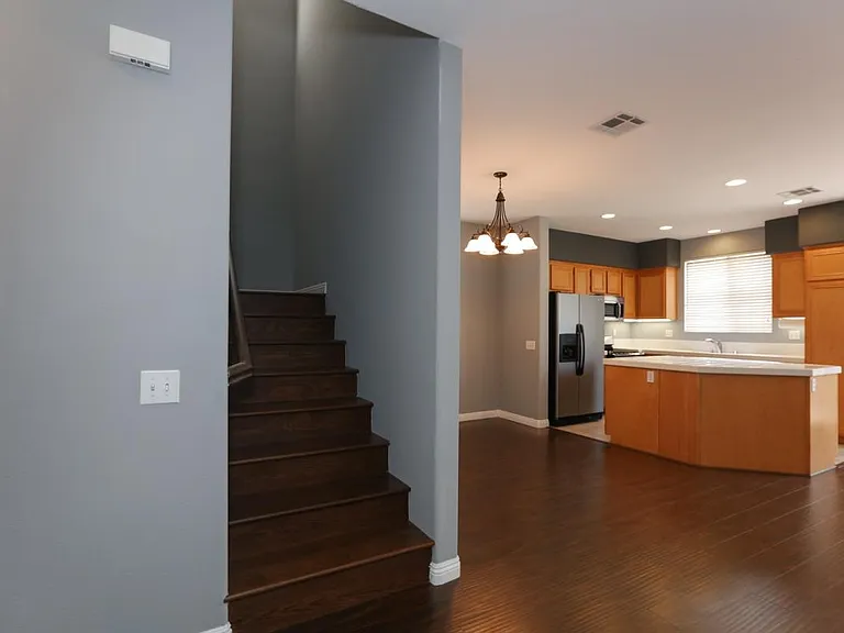9122 Lemona Ave — Photo 9