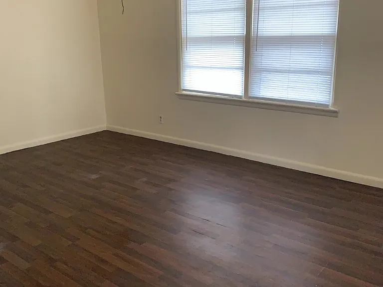 2 bed, 1.0 bath, 800 sqft, $800 — Photo 15